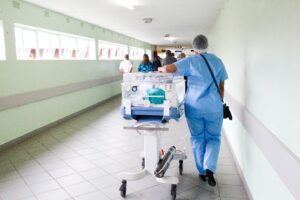 genrebild av sjukhuskorridor